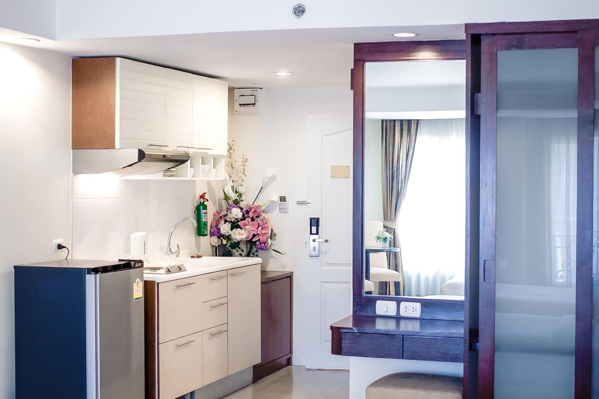 Romance Hotel Bangna Bangkok Exterior foto