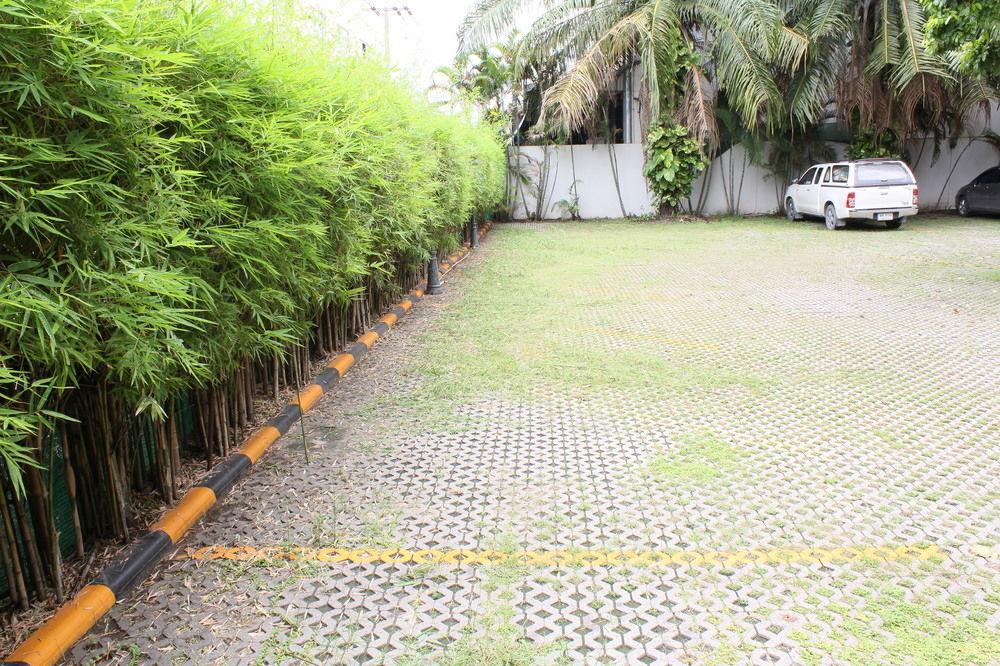 Romance Hotel Bangna Bangkok Exterior foto