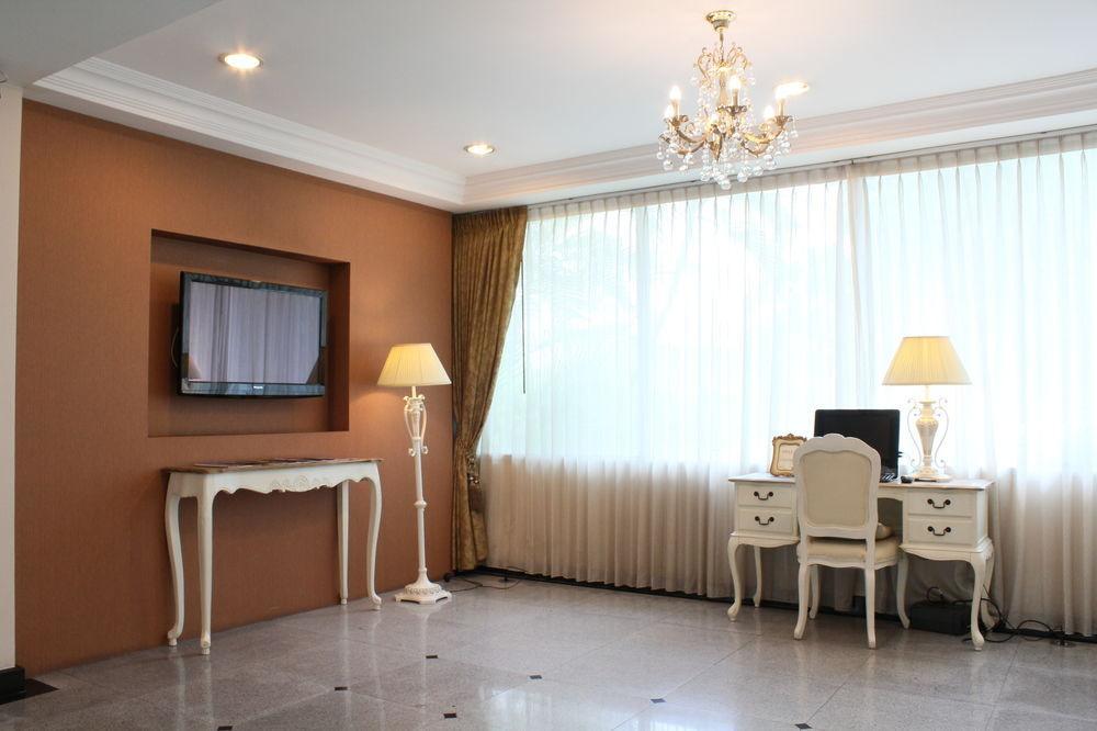 Romance Hotel Bangna Bangkok Exterior foto